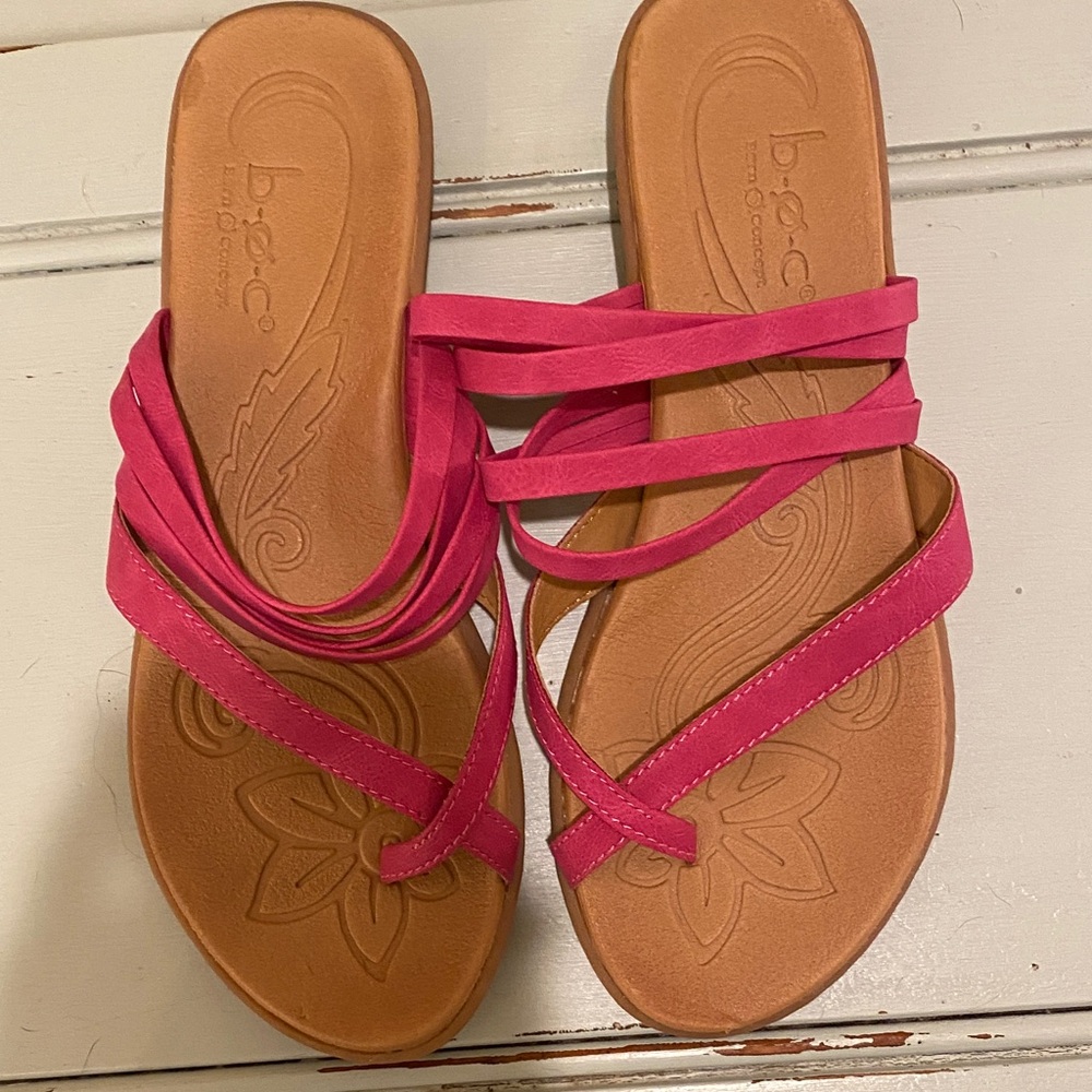 boc Women's Fuchsia Strappy Sandals